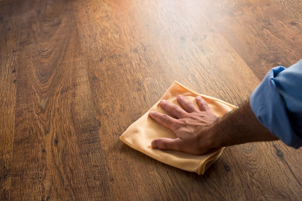 Parquet-laqué Pose de parquet clouée